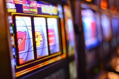 Boom City live roulette table with dealer and chat interface